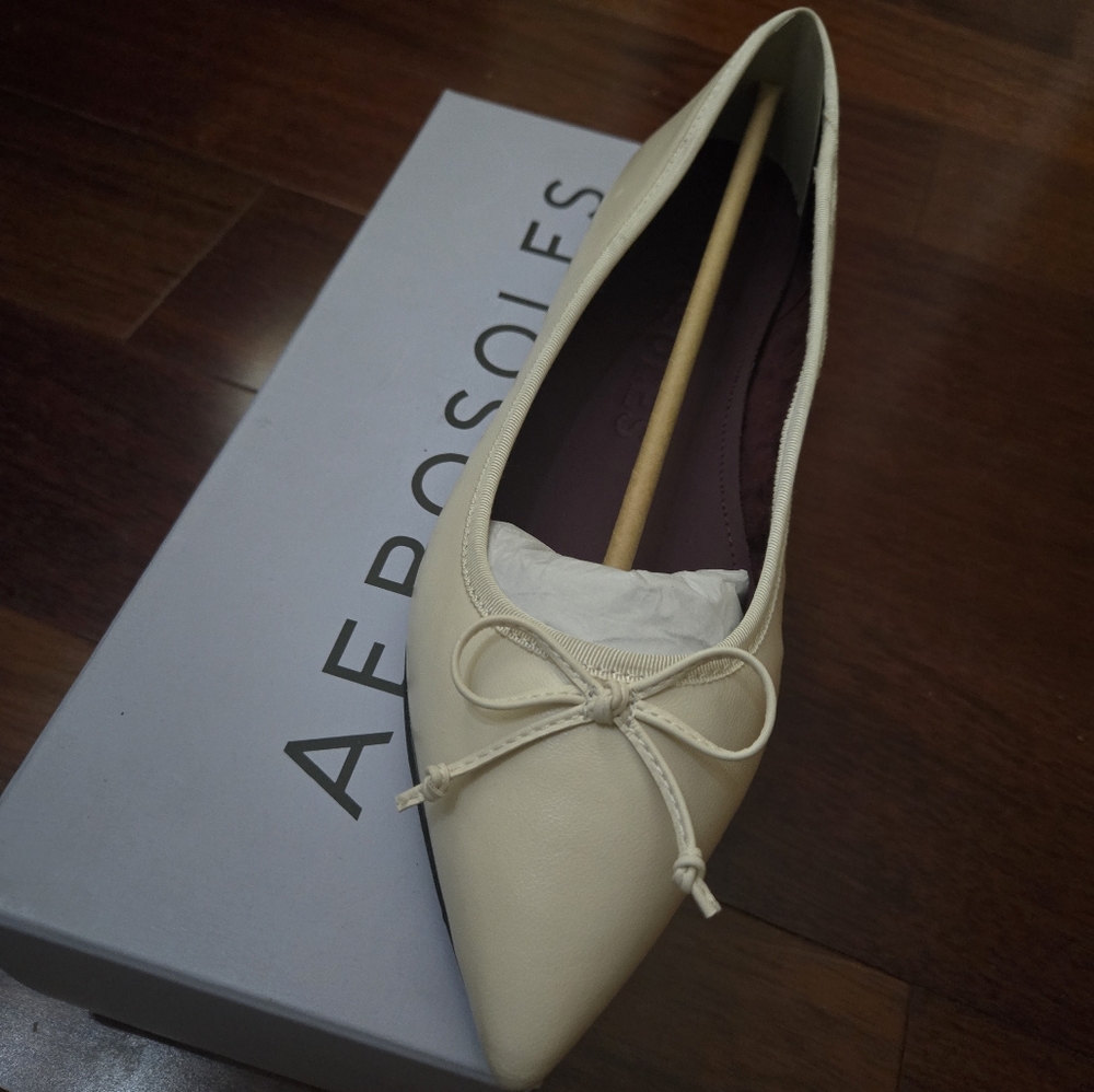 Aerosoles Women's Cream Ballet Flats